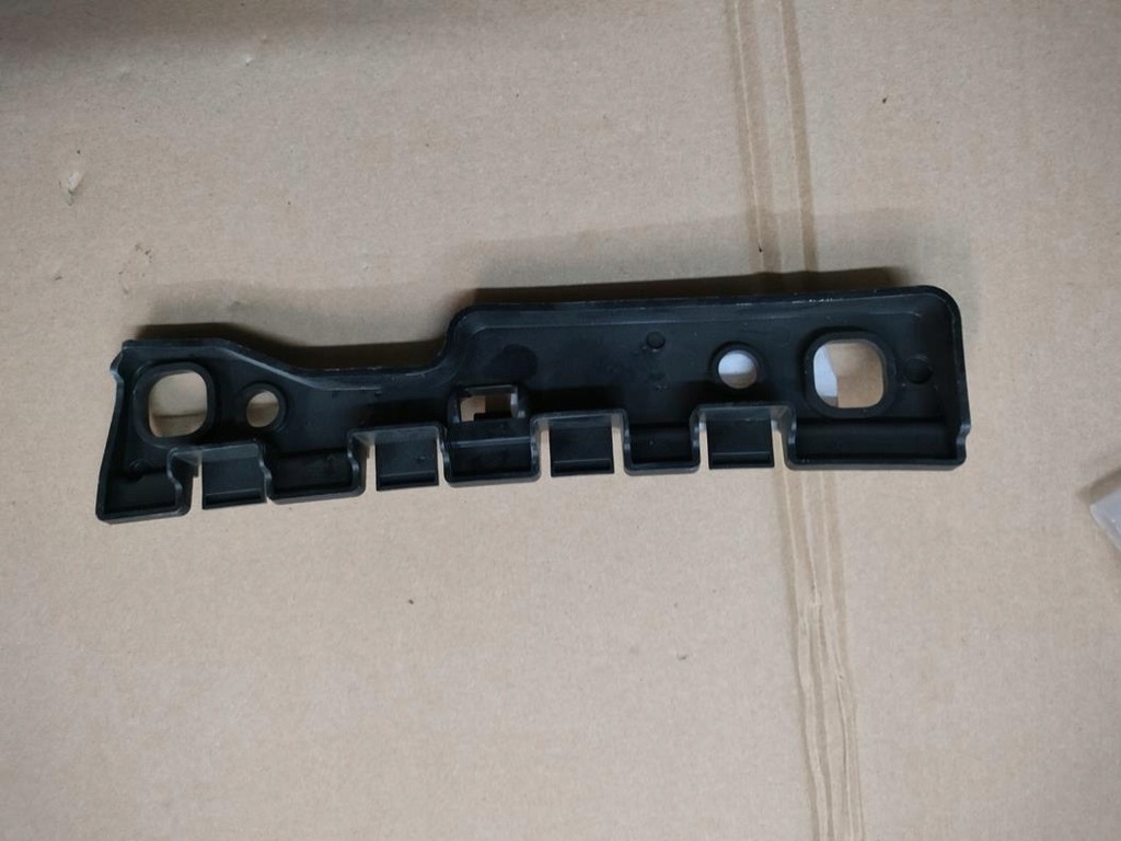 фото №1, Volvo v90 s90 кронштейн крыла накладки порога r