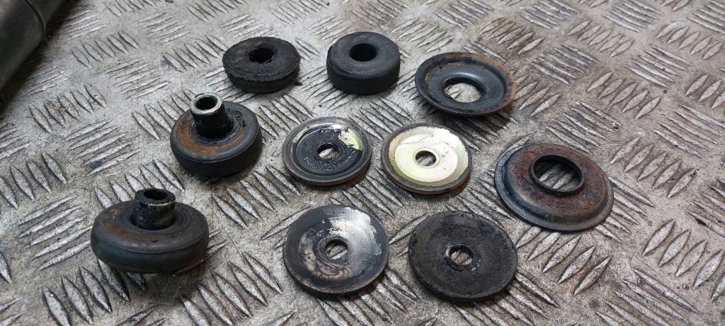 Амортизатор левое  + правый  задняя mercedes ml 1 w163 sachs Недорого