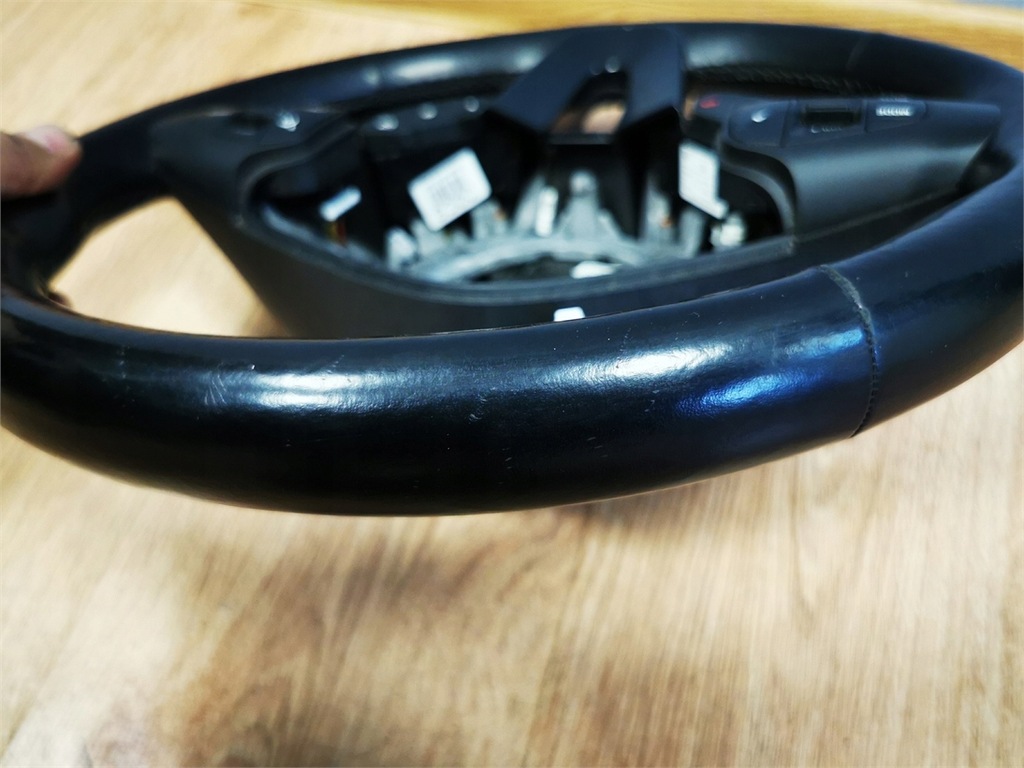 фото №11, Kia carens iv 13-18 воздуховод кожа мультифункция