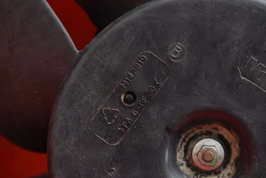 Вентилятор 8v51-8c607-ck ford fiesta mk7 1.5 tdci 75 km 08-17 Оригінал