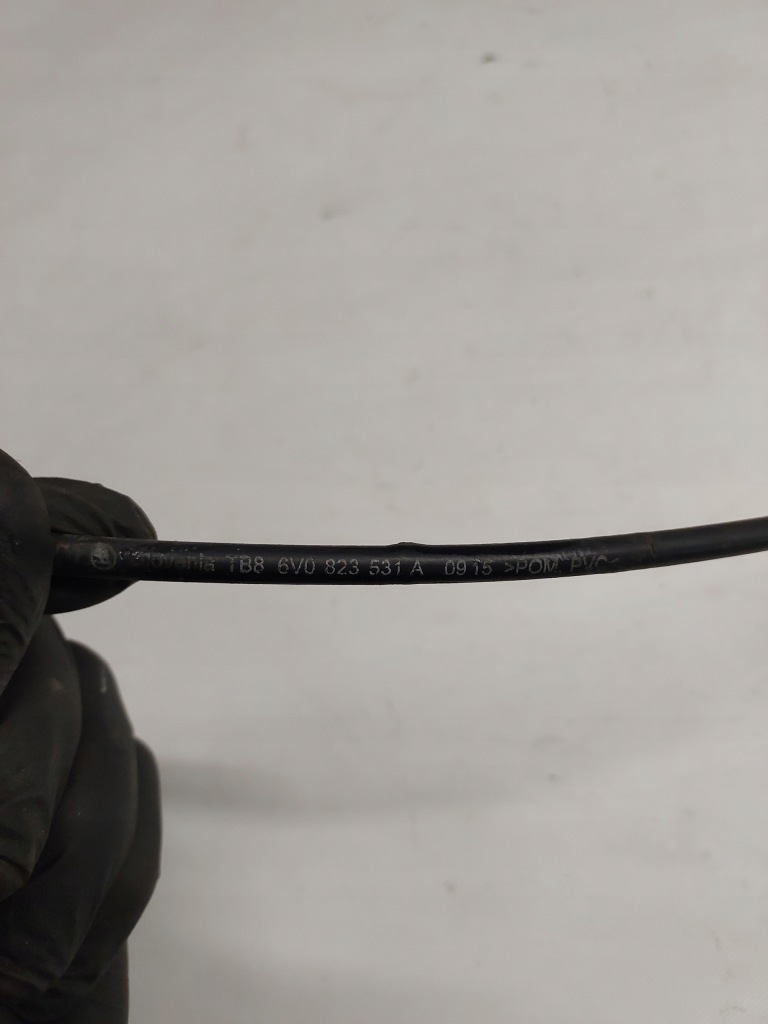 фото №5, Замок засувка капот skoda fabia iii 6v0823509d 6v0823531a