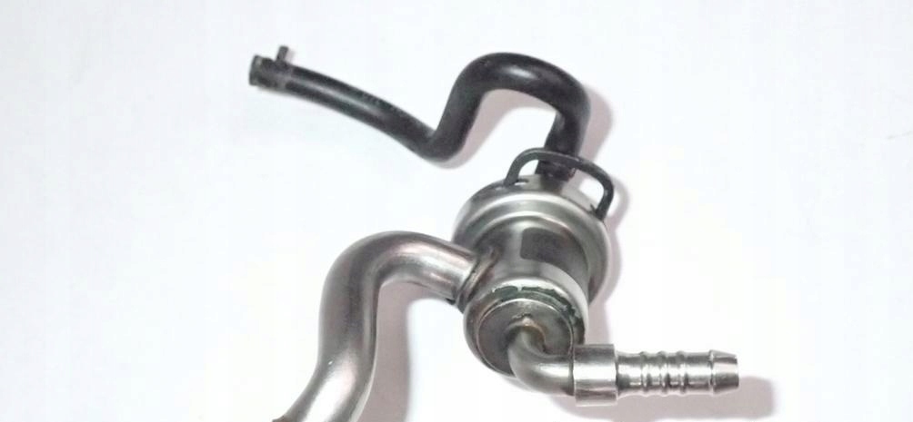 фото №8, Молдинг впрыскная 07c133317h audi a8 d3 w12 6.0