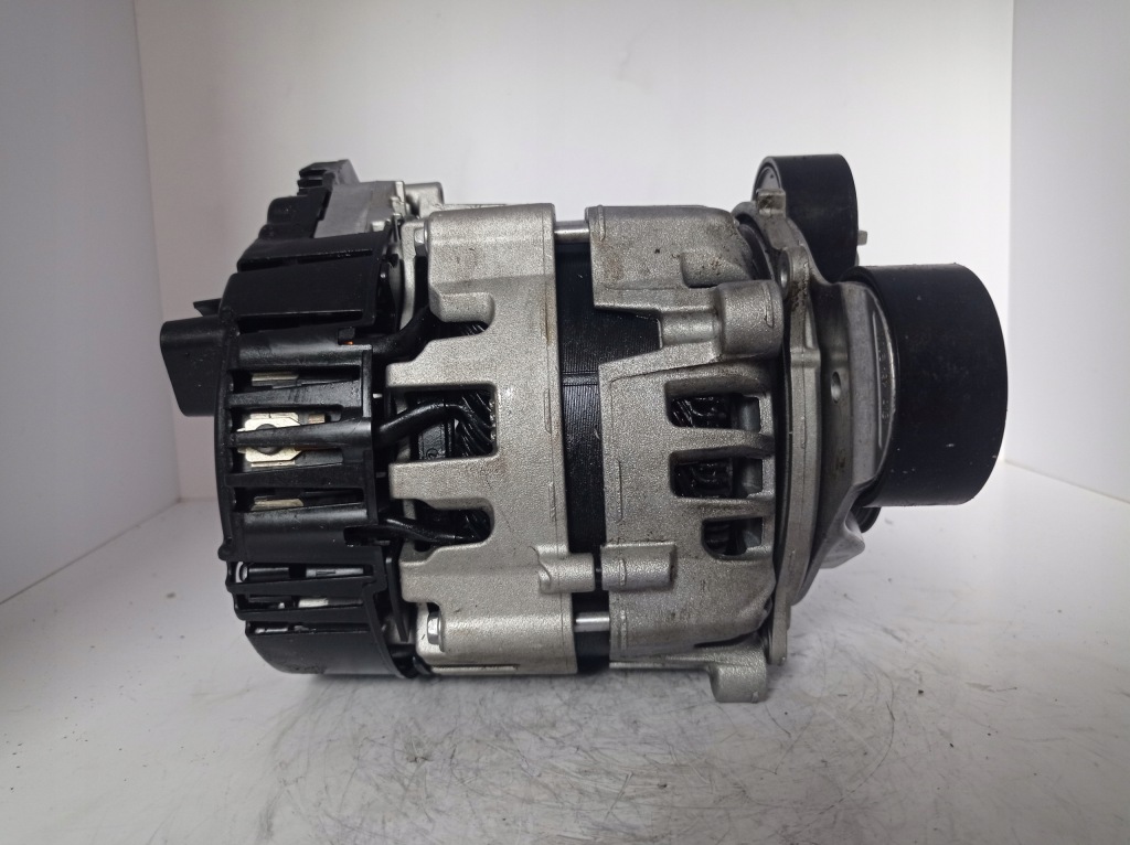 Генератор audi a5 a6 a7 a8 q5 hybrid 04l903018a ist80s059 2724194e 230a Оригинал