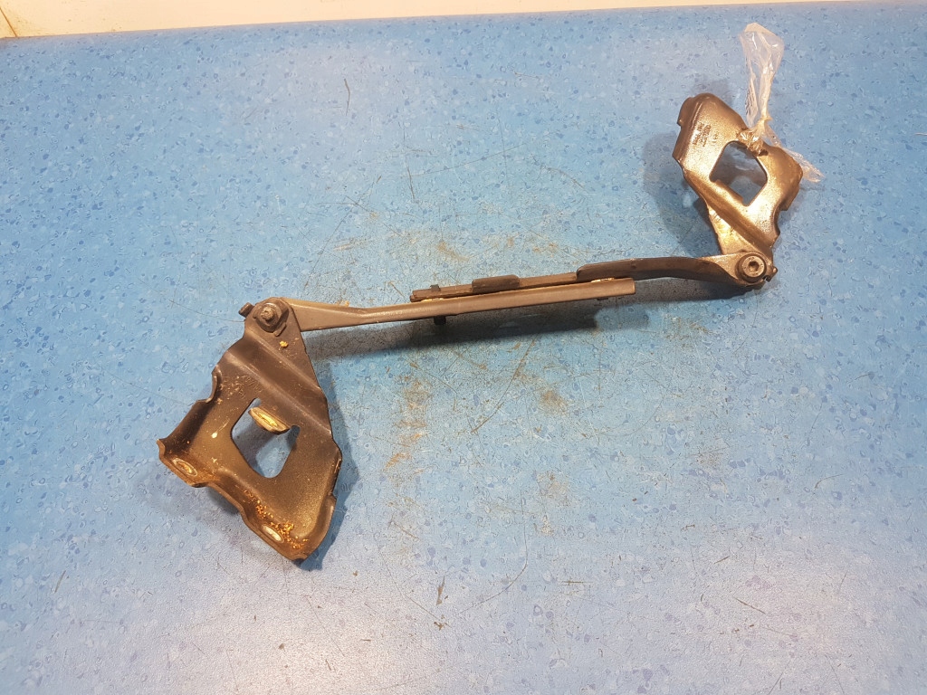 фото №5, Audi a4 b8 петли капот 8k0823302d