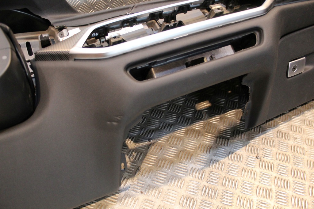 фото №9, Bmw x5 g05 x6 g06 x7 g07 f95 приборная панель приборная панель  кожа sensatec