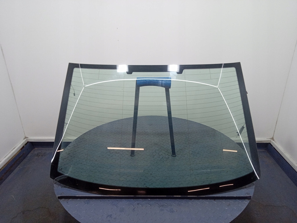 фото №1, Vw passat b8 sedan стекло задняя