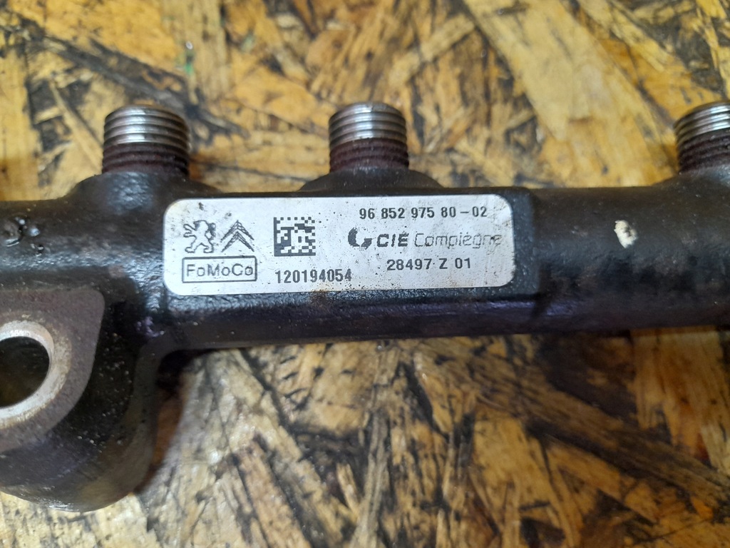 фото №7, C-max mk2 1.6 tdci молдинг впрыскная 9685297580-02