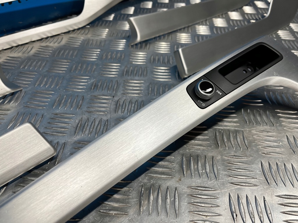 фото №10, Audi a4 b9 накладки декори aluminiowe комплект