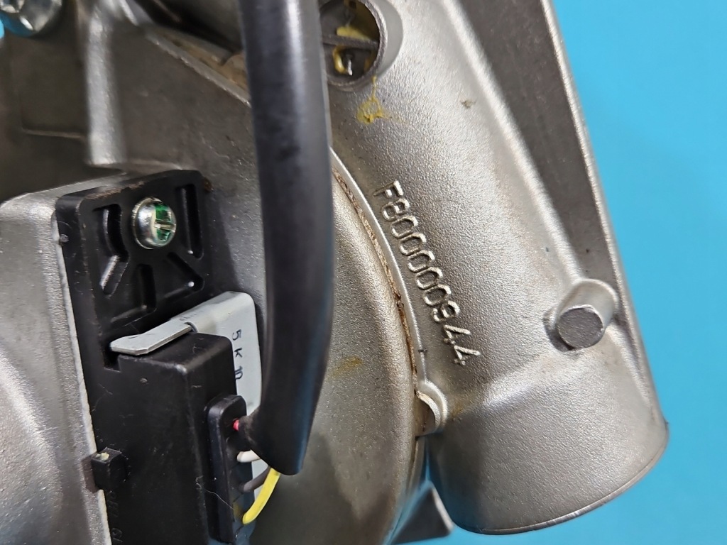 Насос підсилювача toyota corolla e15 132100-1011 45200-02322 1.6 vvti 1zr Доставка