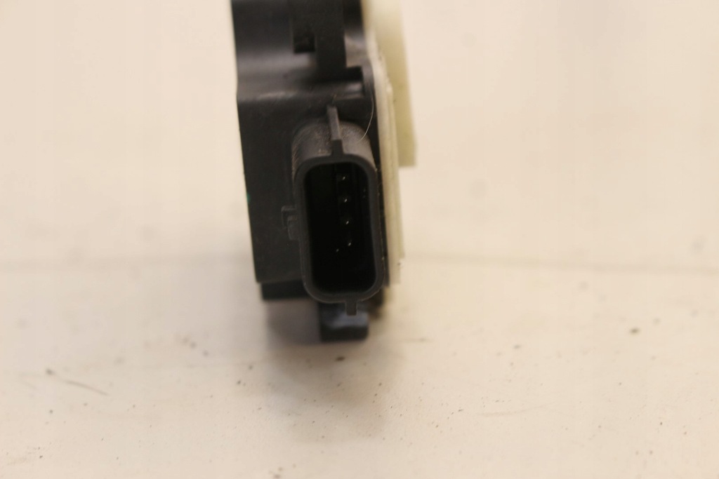 фото №5, Моторчик жалюзи a24041153212 dacia duster ii lift