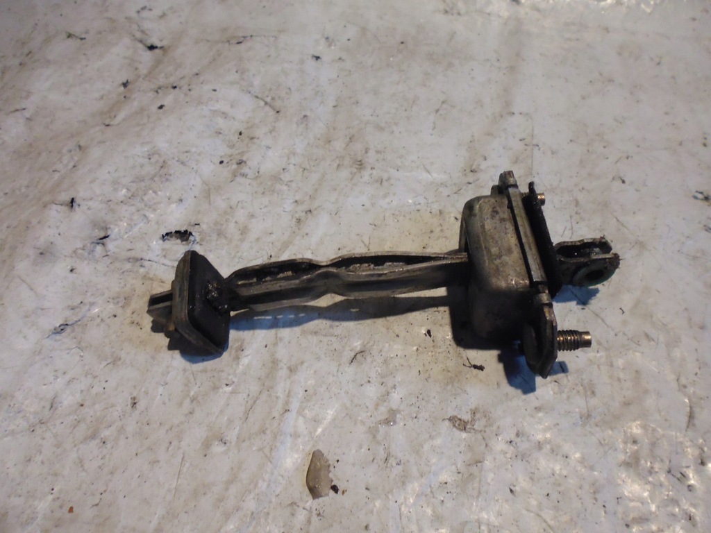 фото №1, Ограничитель дверь задняя subaru impreza gc