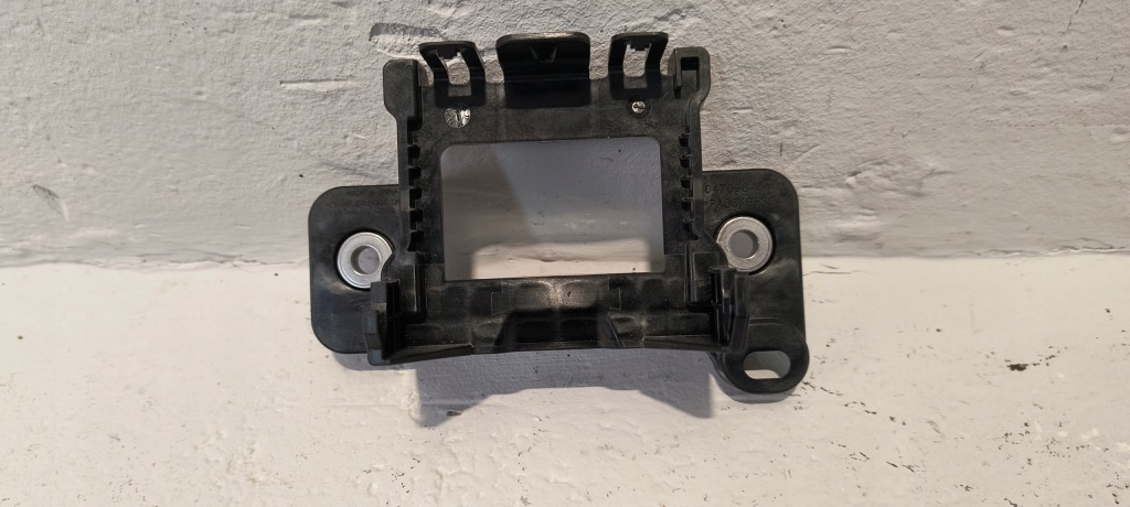 Купить Кронштейн держатель радара правый tesla model x