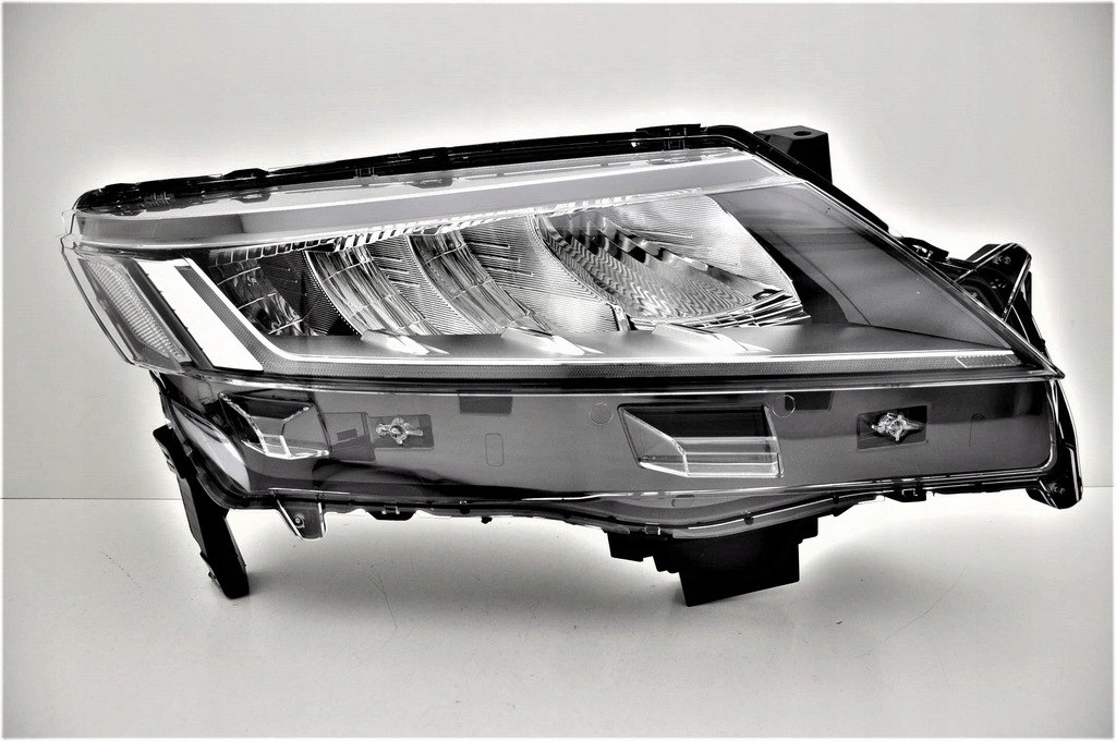 фото №1, Mitsubishi asx 2010- фара ксенон правый новый