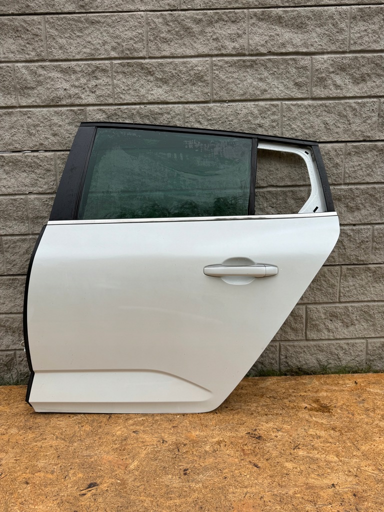 фото №1, Дверь левый задняя задние renault megane iv teqnc 16- kombi