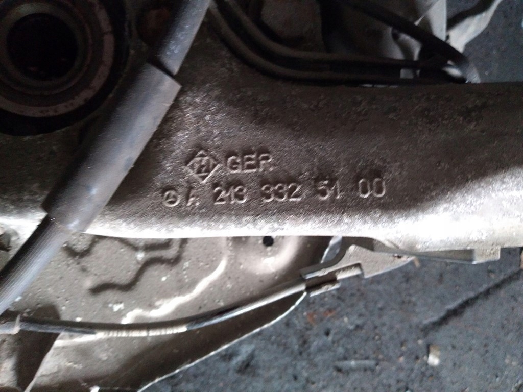 Mercedes w213 4 matic поворотний кулак mcperson перед l.a2133325100 p.a2133325200 Київ
