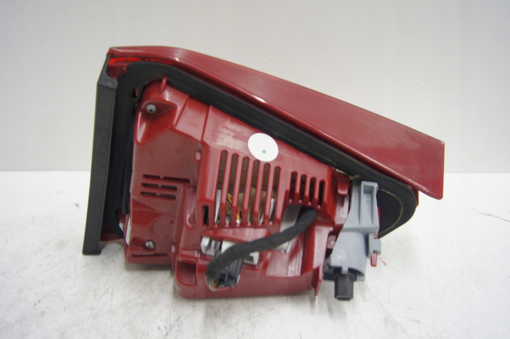 A4b8 рестайлінг  фара задня led ліва + правий + w кришці  комплект Оригінал