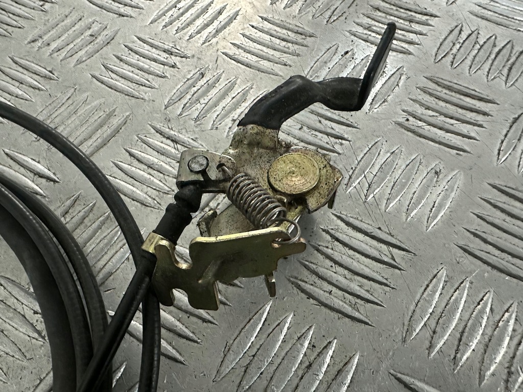 фото №11, Toyota corolla verso ii трос тяга ручка крышка заливной топлива