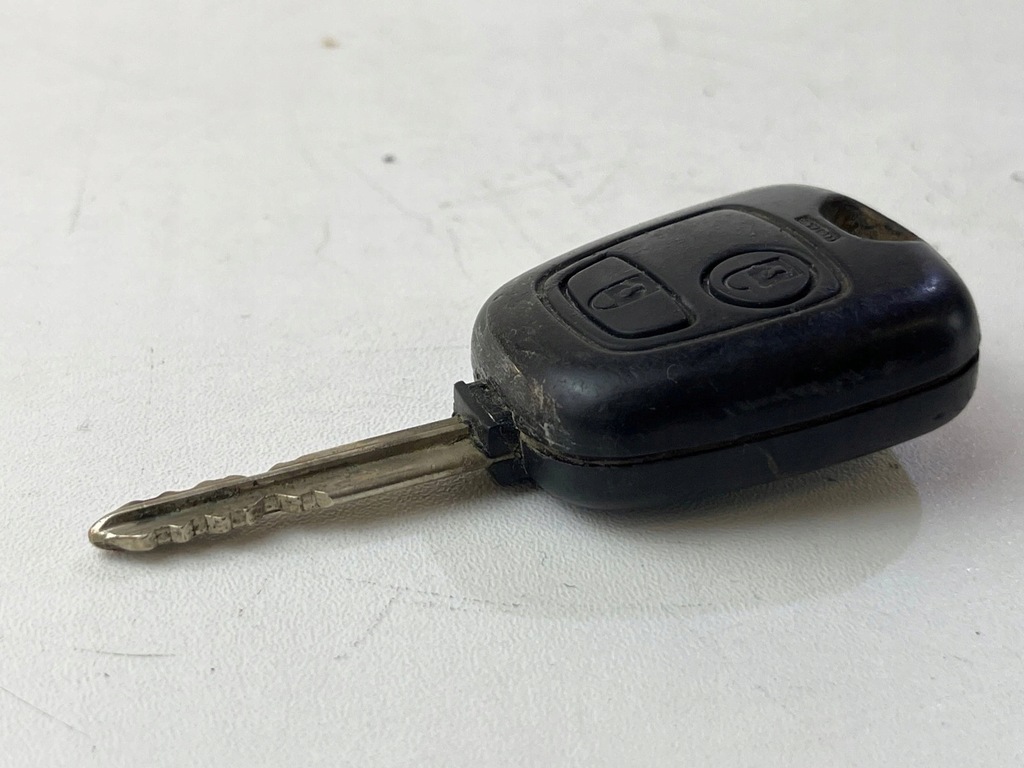 фото №6, Ключ pilot citroen berlingo i c2 c3 c4 c5 c6 c8 2 кнопки