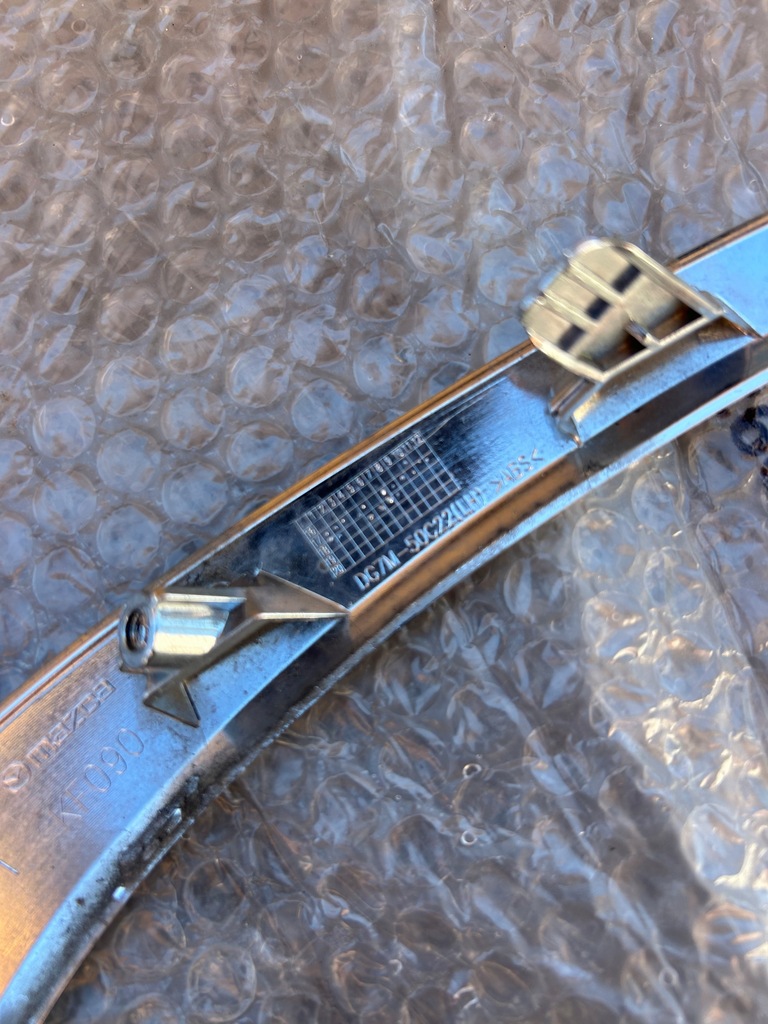 фото №4, Mazda 2 молдинг хром решётка радиатора левый перед