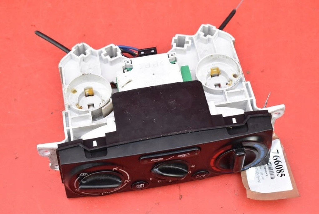 фото №5, Панель управление обдув кондиционер mazda mpv 2 ii 99-03