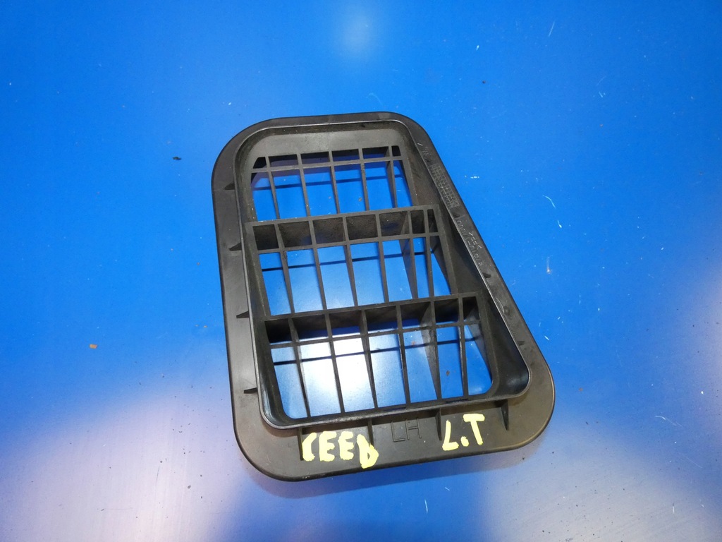 фото №1, Kia ceed ii 12- решітка впуск багажника лівий задня