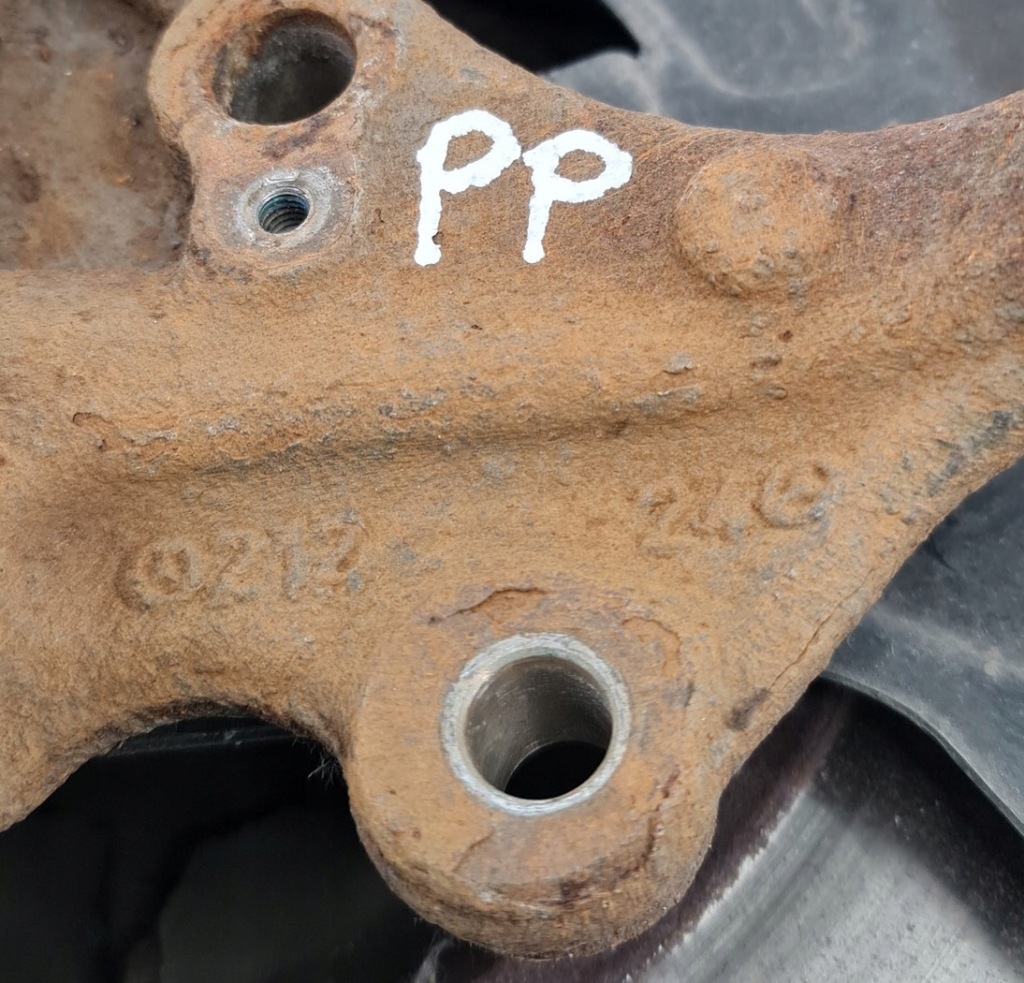 фото №3, Ступица поворотный кулак правый перед mercedes w212 3.0 cdi