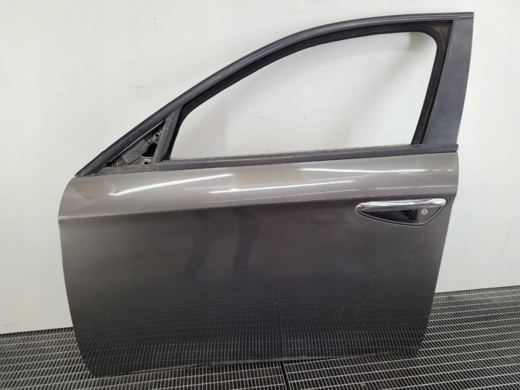 Купити Двері перед передні ліва повний alfa romeo 159