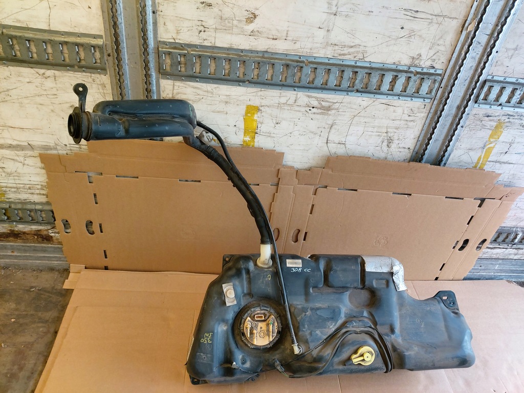 фото №1, Peugeot 308 cc бак пального