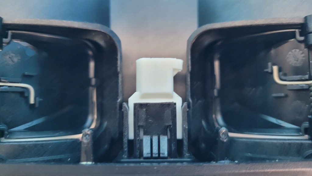 фото №7, Bmw 3' g20 330e 21r кронштейн подставка na кружки подстаканник 6806803