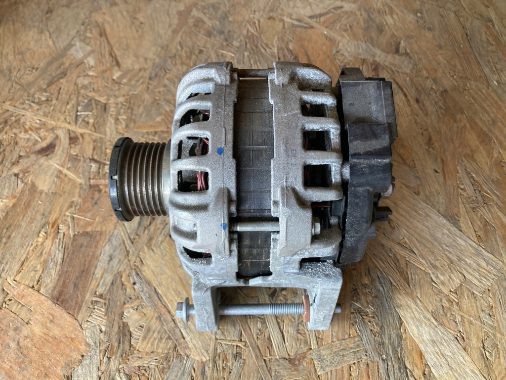 Купить Renault генератор 231008593r