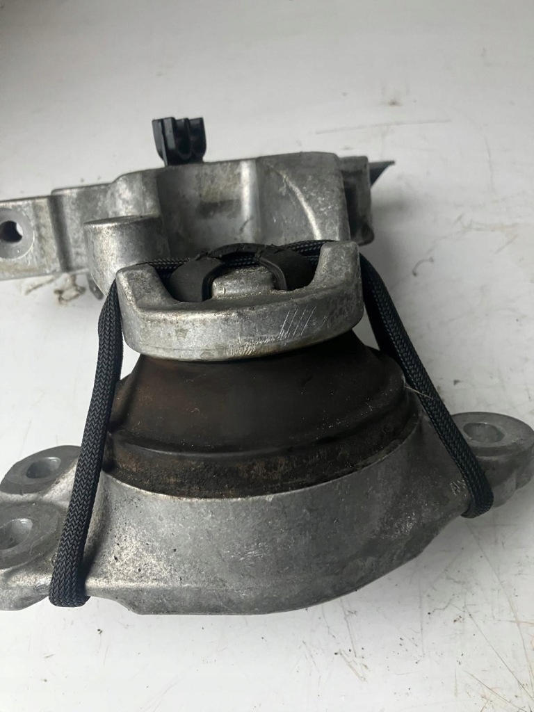 фото №3, Кронштейн подушка двигателя renault latitude 3.0 dci 11210006r