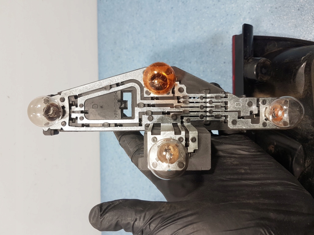 фото №6, Renault laguna ii 1.9 dci kombi лампа задня права