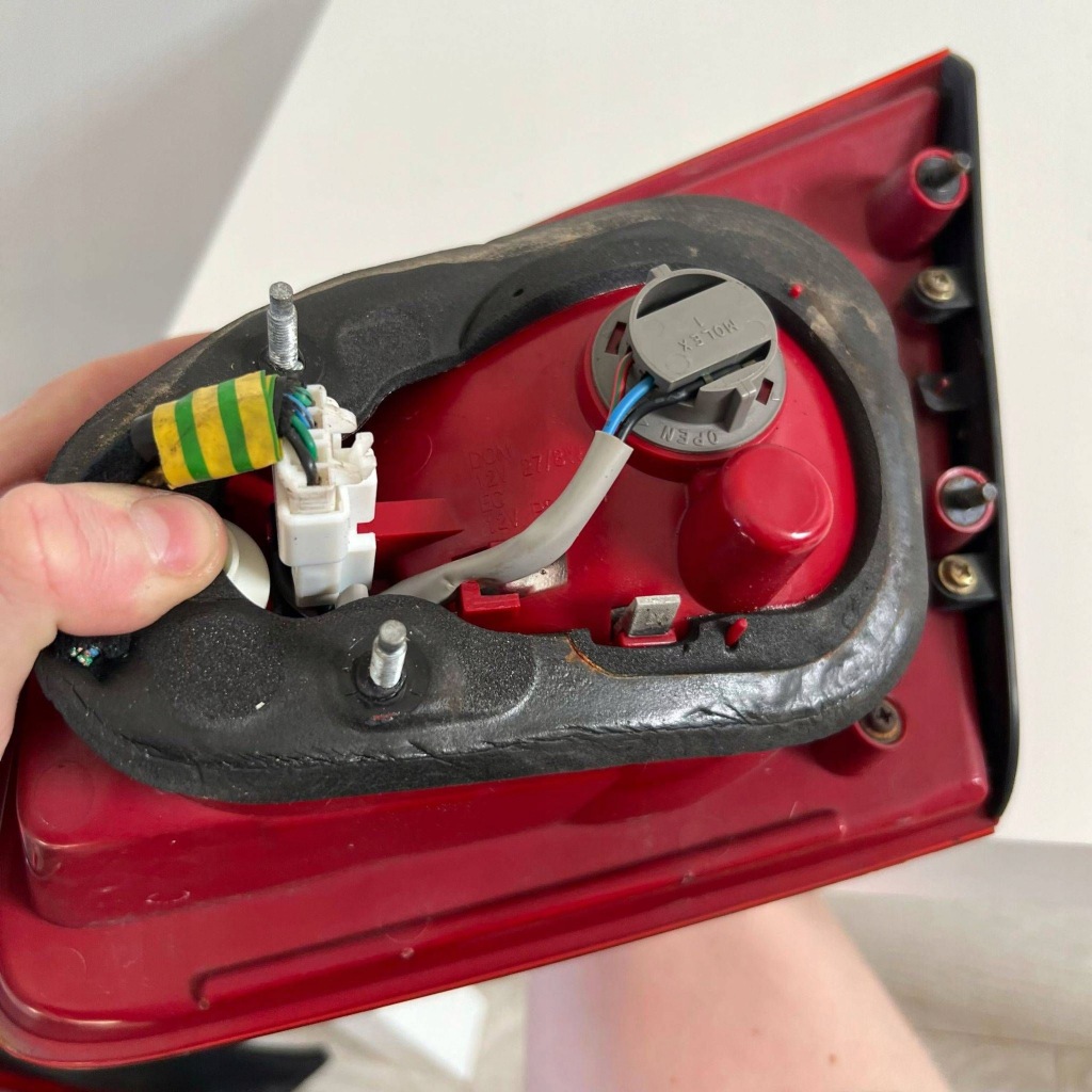 фото №6, Hyundai santa fe лампа крышки багажника левый задняя задняя левая 924052b000