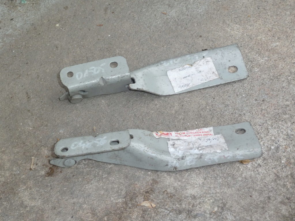 фото №1, Suzuki alto 95-00 петля капот kpl. l+r