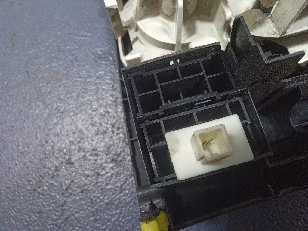 фото №5, Toyota corolla e12 панель ручки обдув 55411-1a200