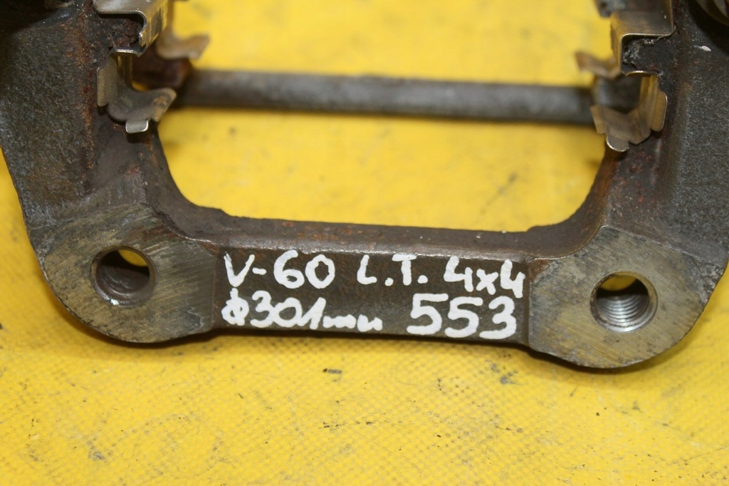 фото №5, Скоба суппорт левый задняя v60 300mm 4x4 3.0 tb