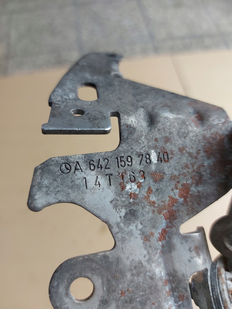 фото №3, Захист кронштейн двигуна трубка mercedes s w222 cdi