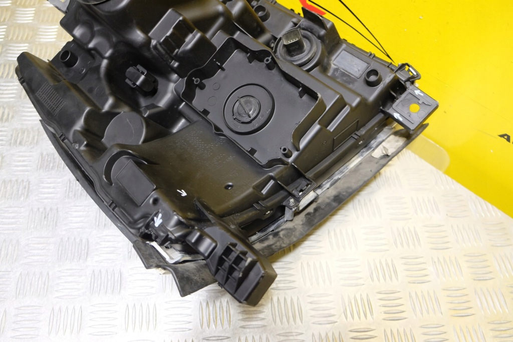 Chevrolet silverado 2016 фара лампа ксенон америка Зі Шроту