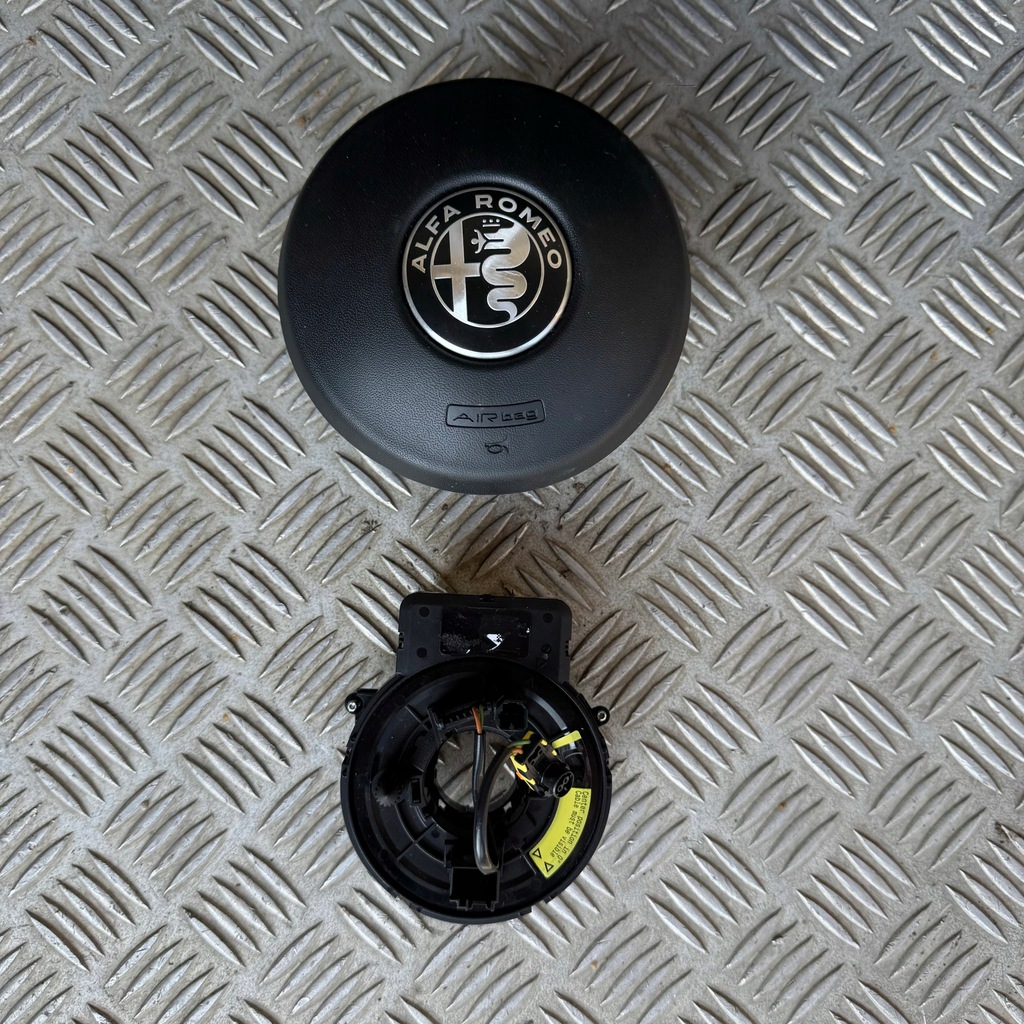 фото №5, Панель приладів комплектна подушка безпеки консоль ремені панель приладів alfa romeo stelvio