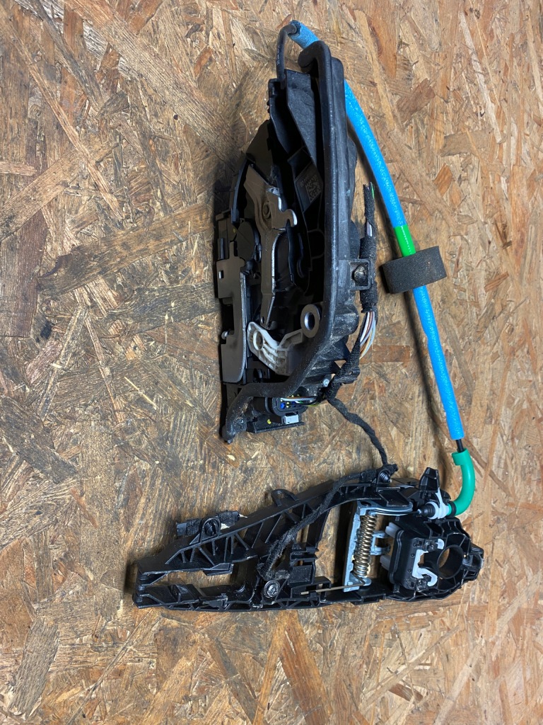 фото №1, Bmw x1 f48 замок дверь правый задняя 7281944