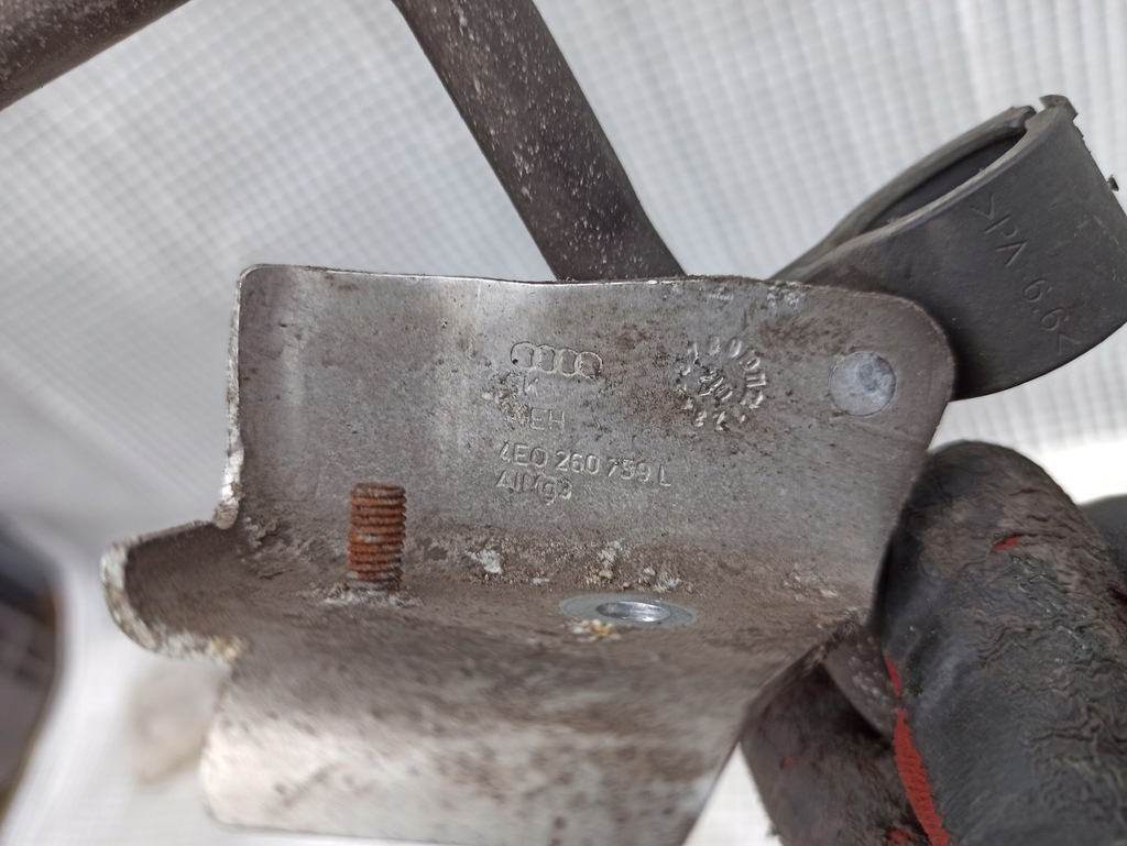 фото №5, Audi a8 d3 шланг кондиционера 4e0260759l