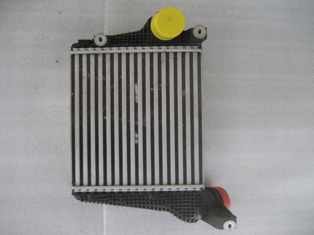 фото №1, Porsche macan интеркулер правый 95b145804e