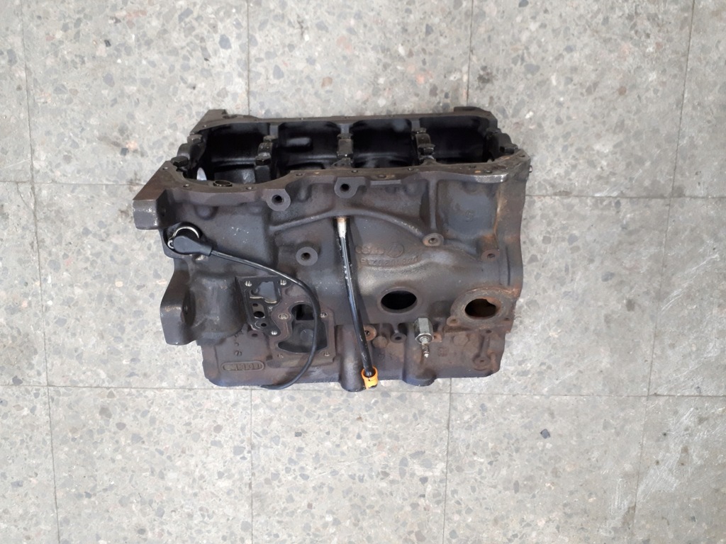 фото №1, 048103021b блок двигателя audi a6 c4 2.0