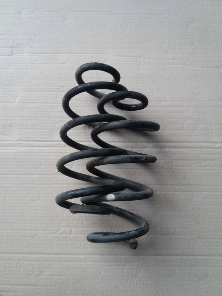 фото №1, Nissan juke f15 пружина задня задня