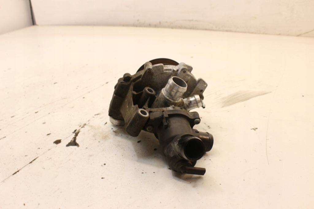 Насос води mercedes w176 1.8 cdi Оригінал