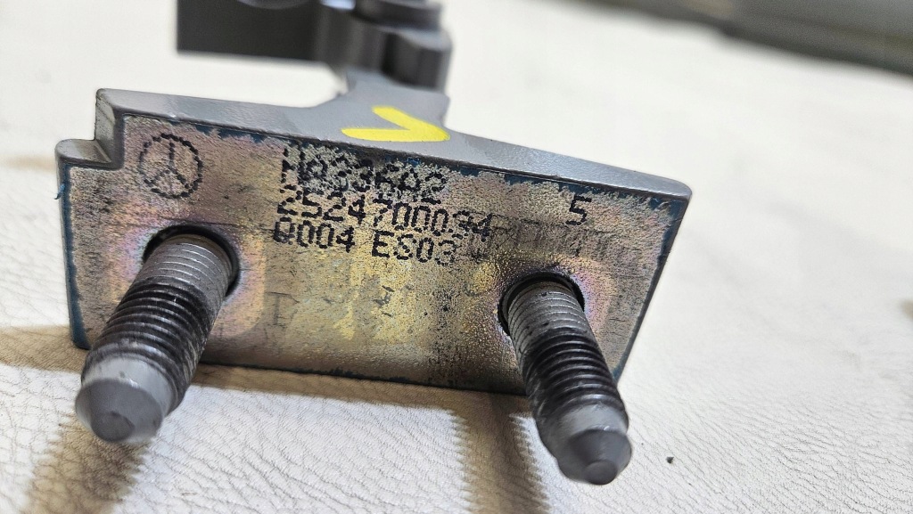 Нове петлі двері перед ліва mercedes cle w236 c236 Недорого