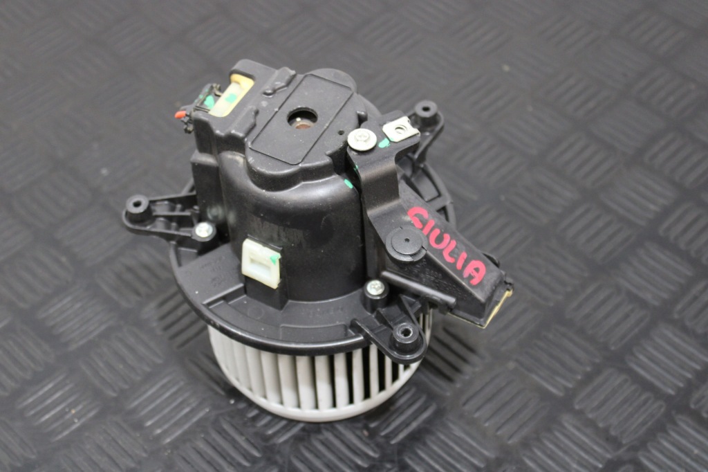 Купити Повітродувка вентилятор обігрівача alfa romeo giulia