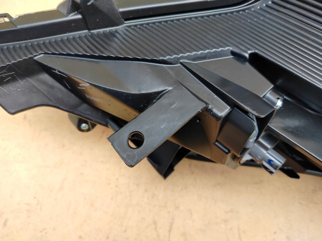 фото №13, Mitsubishi space star ii обычная лампа правая левая