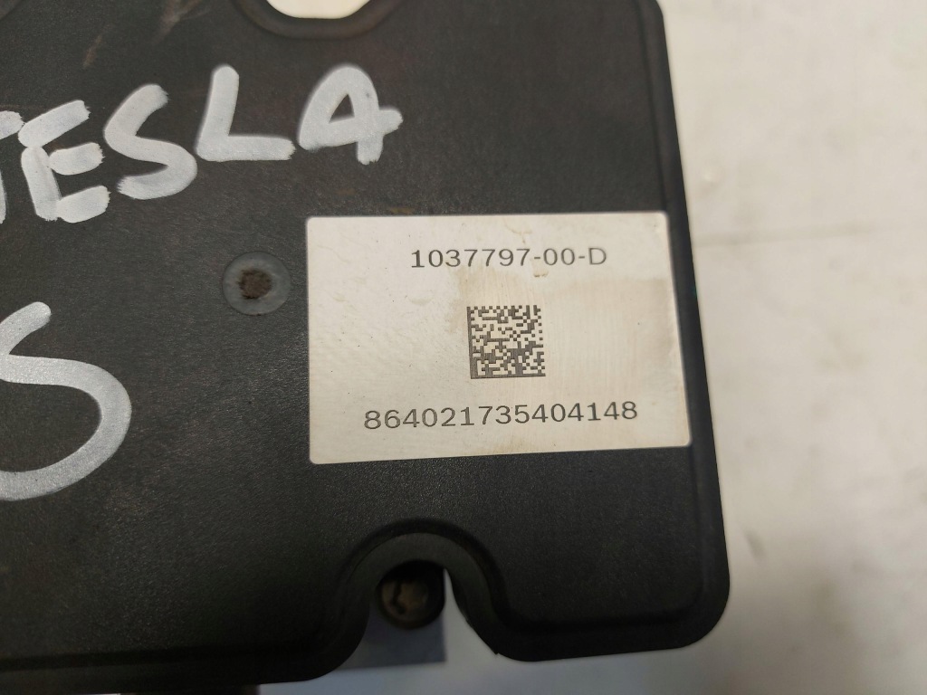Tesla model s рестайлінг  насос abs блок керування модуль abs-u 1037797-00-d в Україні