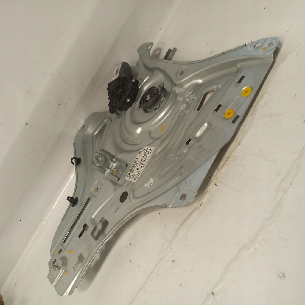 фото №10, Hyundai ix35 подъемник окон правый перед 4 pin eu 81320-2y000